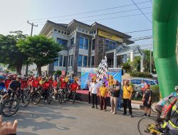 Ketua KONI Jabar Lepas Gowes Santai IKA SPENSA Purwakarta