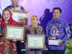 Ceu Ati Raih Penghargaan Perlindungan Konsumen