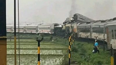 Seluruh Penumpang KA Selamat, Korban Cedera Dibawa Ke RS Terdekat