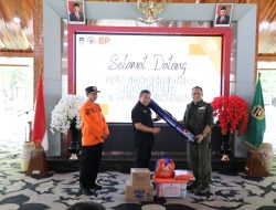 Pj Bupati Purwakarta Terima Bantuan dari BNPB untuk Masyarakat Tedampak Bencana