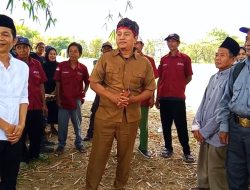 Kades Gurudug Curhat ke Calon Bupati Purwakarta Om Zein Soal Infrastruktur Dasar, Masih Banyak Jalan Rusak