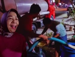 Ketua Pemuda Pancasila Terjun Langsung Distribusikan Air Bersih dari Cabup Purwakarta Om Zein