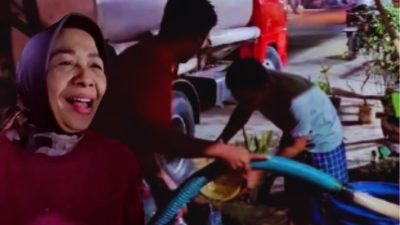 Ketua Pemuda Pancasila Terjun Langsung Distribusikan Air Bersih dari Cabup Purwakarta Om Zein