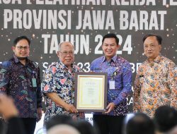 Penjabat Bupati Purwakarta Raih Penghargaan Siddhakarya 2024