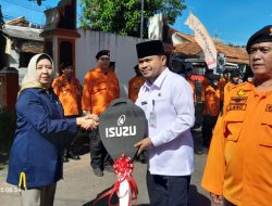 Abang Ijo Salurkan CSR BPR Purwakarta