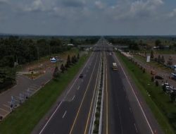 Update Lalu Lintas Tol Cipali Siang Ini: Arus Menuju Cirebon Melandai, Arah Jakarta Lengang