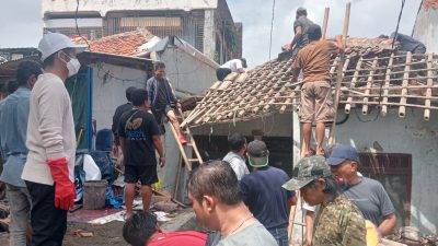 Bupati Purwakarta Renovasi Rumah Milik Mantan Loper Koran yang Nyaris Roboh