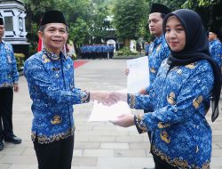 Om Zein Serahkan SK CPNS Formasi 2024: Tantangan Pengabdian sebagai Abdi Negara