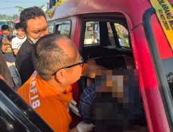 Angkot Berhenti di Tengah Jalan, Pengemudi Meninggal Dibalik Kemudi