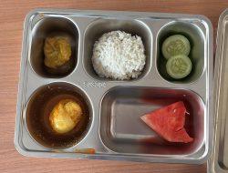 Makan Bergizi “Seadanya” Gratis di MAN Purwakarta
