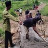 Kepala Desa Turun Tangan: Sukasari Geser Tudingan dengan Aksi Nyata
